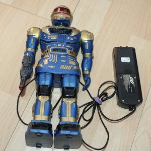 Talk 'N Walk Robot With Remote Control 10.75" Radio Shack 1992